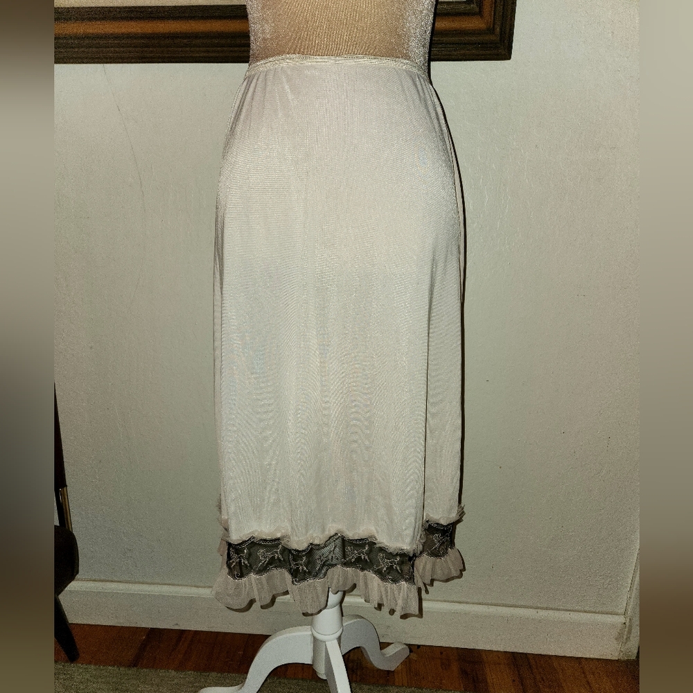 Vintage 1940s Nude Pink Black Lace & Ruffle Hem by Gotham Gold Stripe
